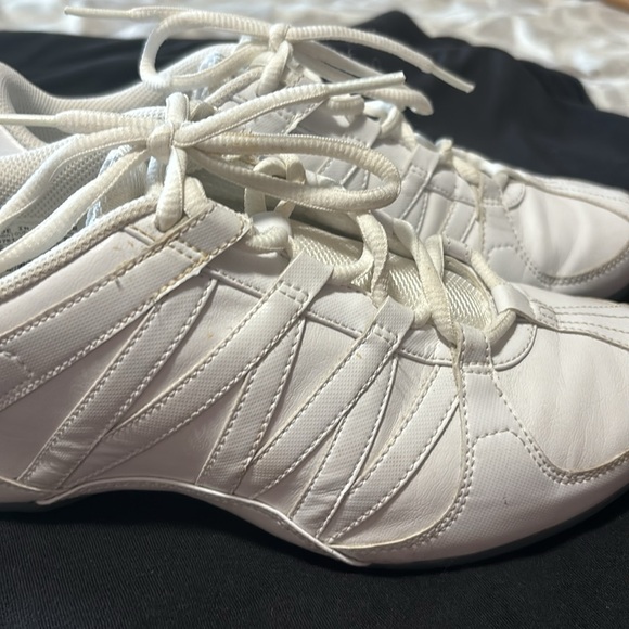 Like new nikes! - Picture 3 of 6